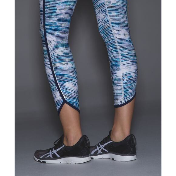 Lululemon Real Quick Tight Blurry Belle Multi Hero Blue Size 4 – Luxtreme Crop - Picture 3 of 16
